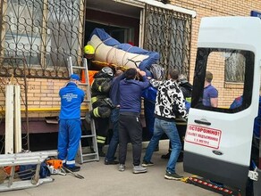 Скончался 300килограммовый мужчина которого спасатели выносили из квартиры через окно