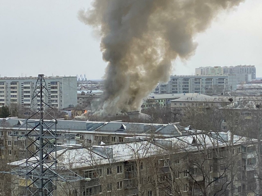 ЧП в центре Благовещенска: полыхает здание кардиохирургического центра  (фото, видео) | 02.04.2021 | Благовещенск - БезФормата