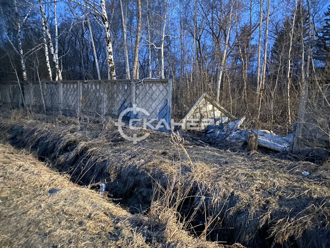 В Завитинске пьяный водитель на огромной скорости влетел в забор (фото) |  30.04.2023 | Благовещенск - БезФормата