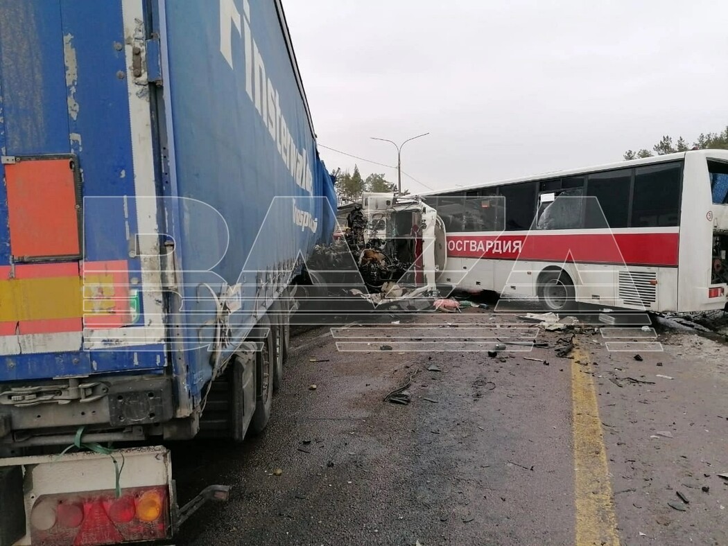 Пять пострадавших и погибший: фура протаранила колонну Росгвардии (фото,  видео) | 05.12.2023 | Благовещенск - БезФормата