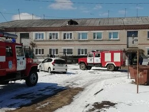 В селе Волково из двухэтажного дома эвакуировали  больше 20 детей 