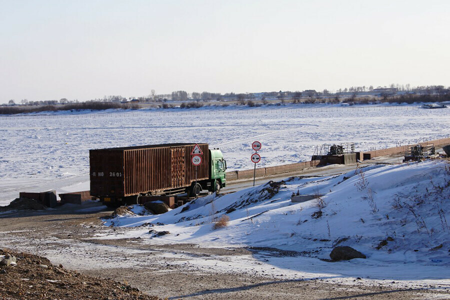 На пункте пропуска Сюнькэ напротив Михайловского района Амурской области Китай готовится развивать активную торговлю с Россией