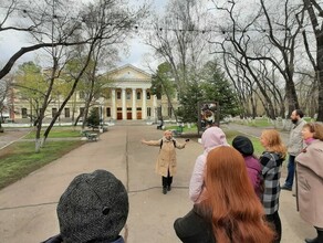 Краевед Валентина Кобзарь приглашает на экскурсию про верблюдов и на виртуальный шопинг 100летней давности