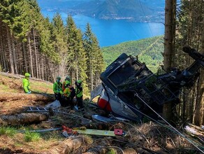 В Италии упала кабина фуникулера есть погибшие