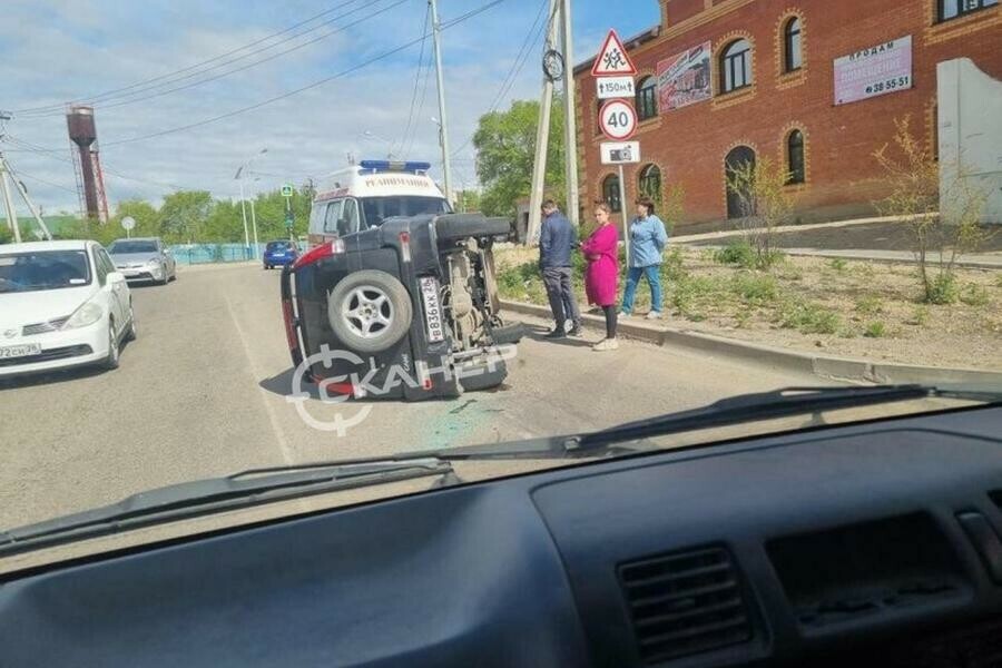 В Чигирях от удара лег на бок внедорожник ОБНОВЛЕНО