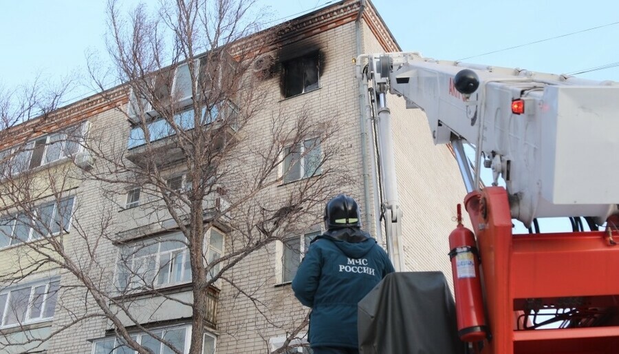 В Амурской области при пожаре эвакуировали жильцов пятиэтажного дома