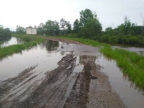 Тонем В Амурской области прибывающая вода топит дороги и приусадебные участки