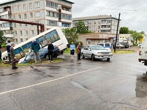 В Архаре произошло эпичное ДТП с участием пассажирского автобуса фото