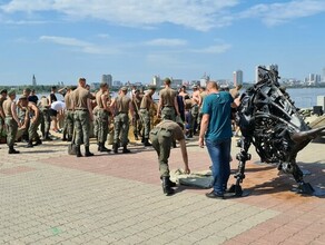 Тонны песка и тысячи мешков в Благовещенске продолжают ставить заслон для большой воды фото