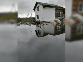 У многодетной матери из Владимировки после паводка покосился дом Комиссия жилье аварийным не признала 