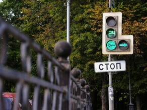 На улицах Благовещенска светофоры скоро настроят на зеленую волну