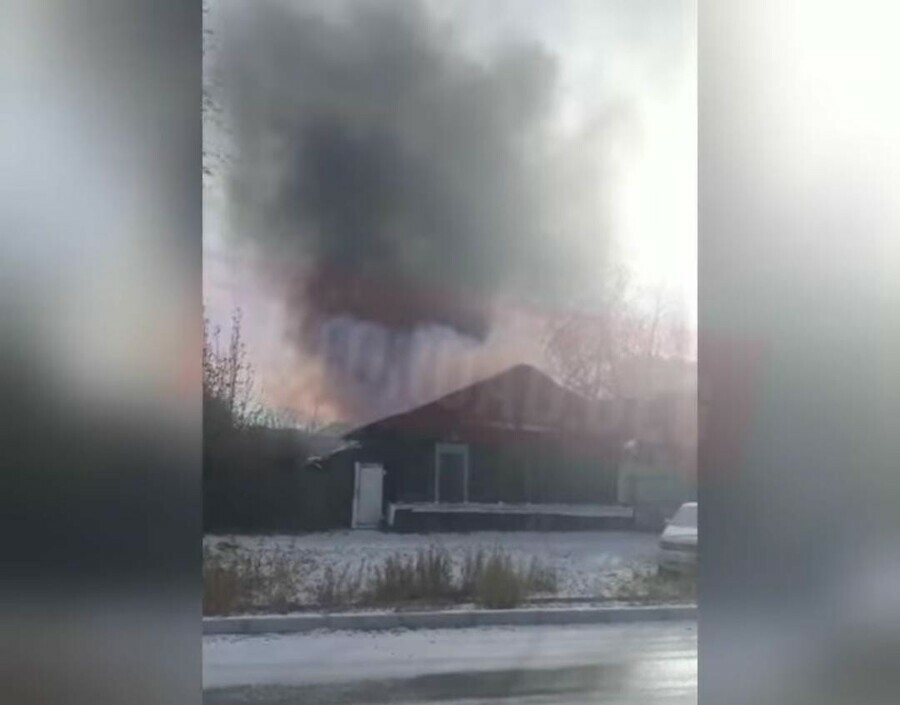 В Благовещенске утром горел частный дом