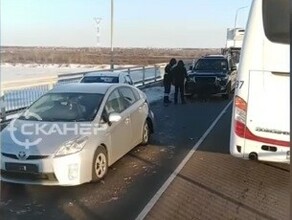 На мосту через Зею в Благовещенске столкнулись три машины Образовалась пробка