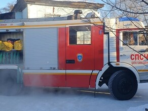 В центре Благовещенска загорелся частный жилой дом