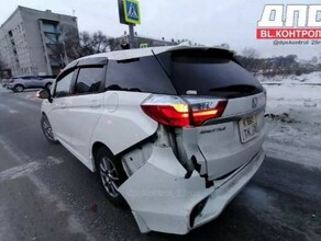 В столице Приамурья столкнулись два авто и пассажирский автобус фото