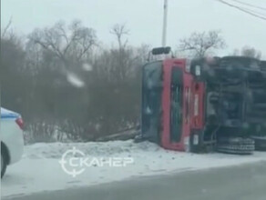 Возле Чигирей опрокинулся большегруз видео