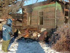 Дело не в проводке следователи назвали вероятную причину пожара в Шимановске где сгорела вся семья с двумя детьми