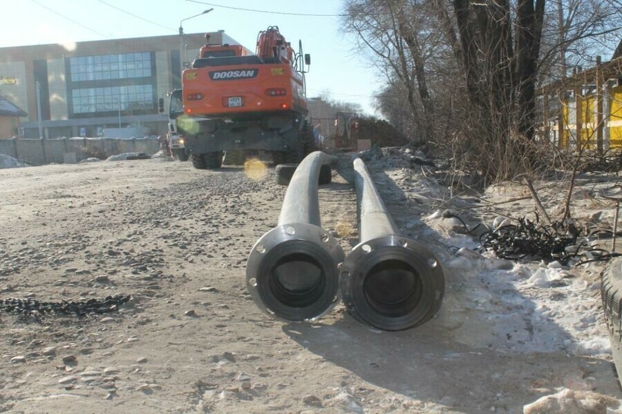 Капризный чугун заменили на полиэтилен ремонт водовода на улице Кузнечной в Благовещенске завершен