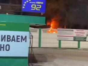 На Вознесенском кладбище рядом с АЗС вспыхнул пожар