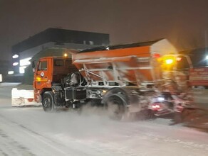 Всю ночь в Благовещенске убирали снег