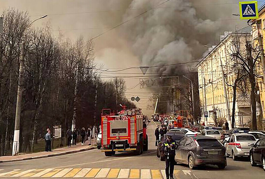 Страшный пожар возник в оборонном НИИ в Твери Есть жертвы