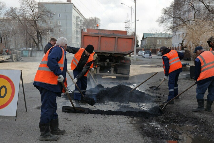 Более 18 тысяч квадратных метров асфальта обновят в Благовещенске за счет ямочного ремонта 