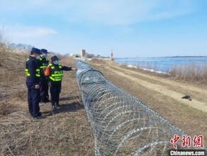 На берегу Амура пограничники обнаружили странную и очень опасную находку