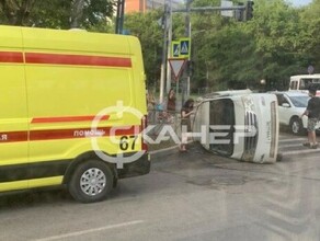 В Благовещенске произошло жесткое ДТП с переворотом видео