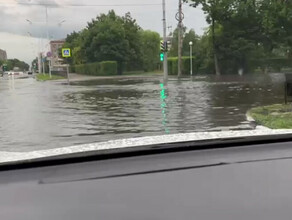 Очередной ливень превратил Благовещенск в Венецию видео