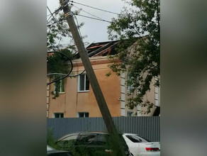 Сломанные деревья и крыши Моховая Падь пострадала после грозы видео