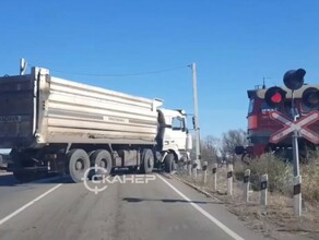 У грузовика который протаранил поезд в Амурской области могли отказать тормоза