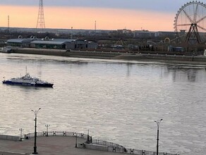 На Амуре в Благовещенске появился лед фото 