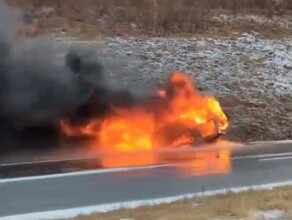 Во Владивостоке перевернулся внедорожник и вспыхнул как факел видео