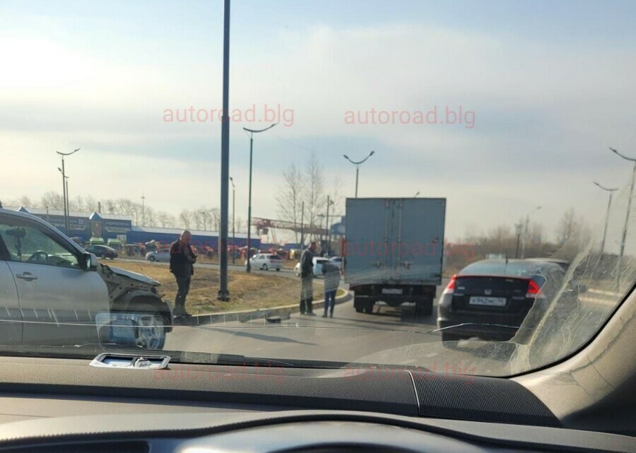 В Благовещенске на Калининском кольце затруднено движение