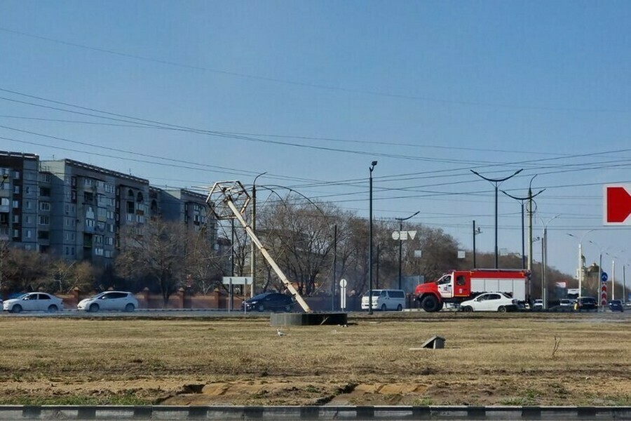 Причину падения конструкции на калининском кольце в Благовещенске назвали в мэрии