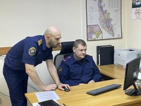 Подросток тяжело ранил отца ножами пытаясь обороняться