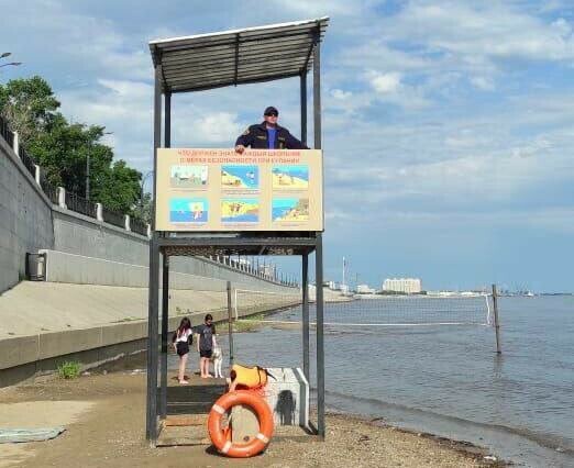 Тонущих девушку и подростка спасли на Зее в Благовещенске 