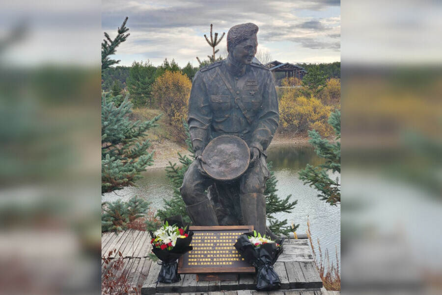 Сеэргай в КНР свято чтут память пограничника который спас жизнь жителям китайской деревни