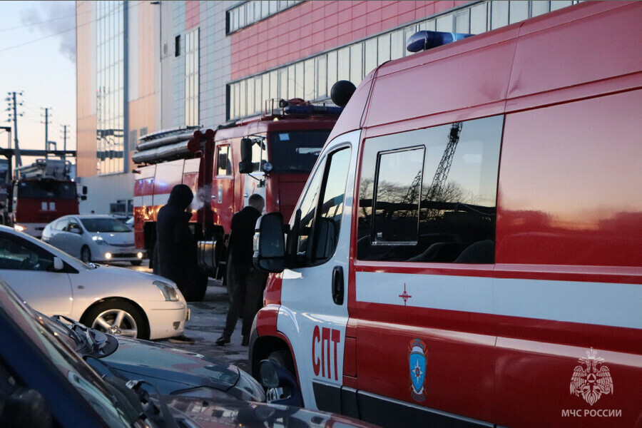 Подробности пожара в Островах рассказали в МЧС видео 