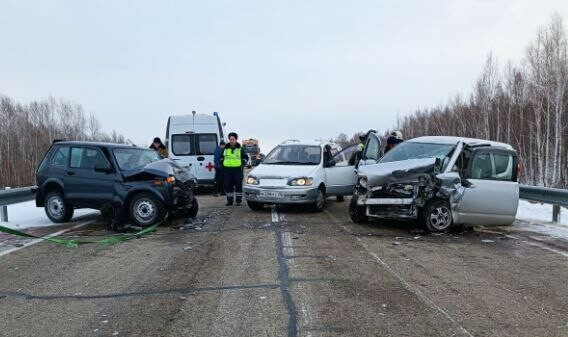 Выезд на встречную полосу и лобовое столкновение несколько серьезных ДТП зарегистрировали в Приамурье 