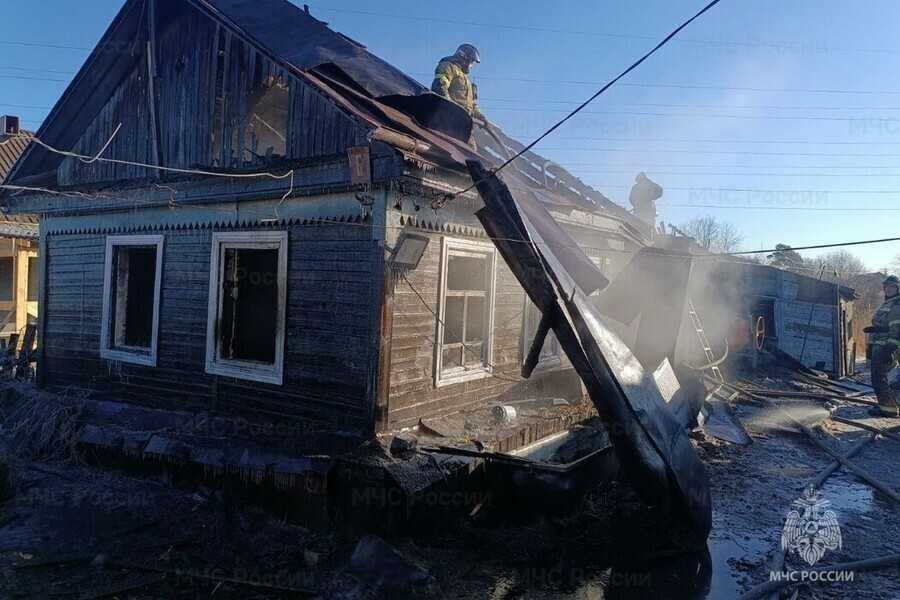 Участник СВО прилетел в Приамурье на похороны погибших в пожаре мамы и маленького брата