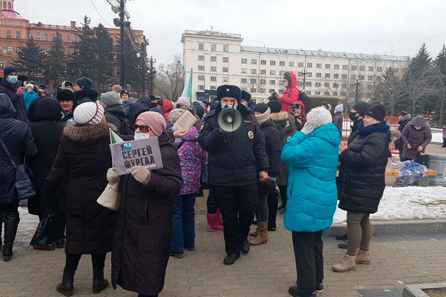 В Хабаровске за нападение на полицейского задержали участника шествия 