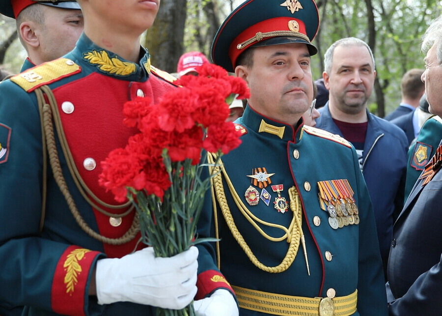 В Амурской области на аллее Славы увековечили имена героев специальной военной операции фото