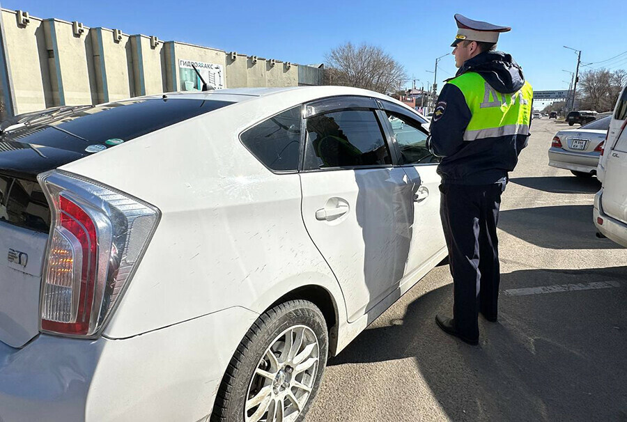 В Благовещенске сотрудники ГАИ и полиции начали охоту на нелегальных перевозчиков