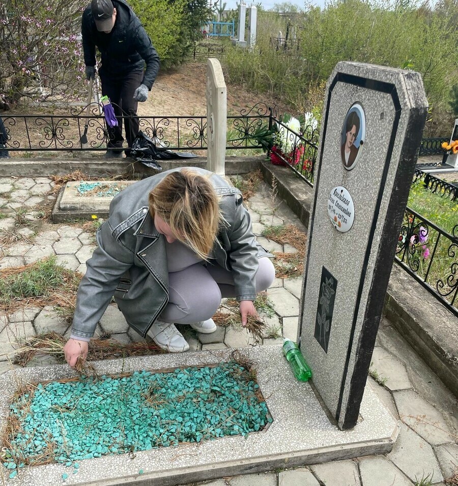 Это день, когда можно и нужно вспомнить человека и проведённое с ним  время»: благовещенцы рассказали о важности родительского дня ▸ Amur.Life