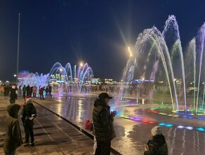 В Благовещенске открылась роскошная музыкальная аллея фонтанов фото видео