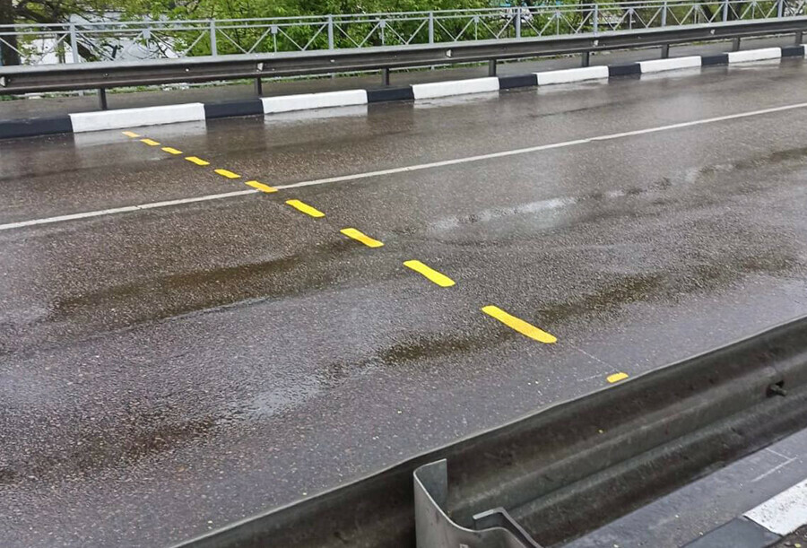 Мэр Белогорска просит водителей не снижать скорость Желтая линия на аварийном путепроводе  это не стоплиния  