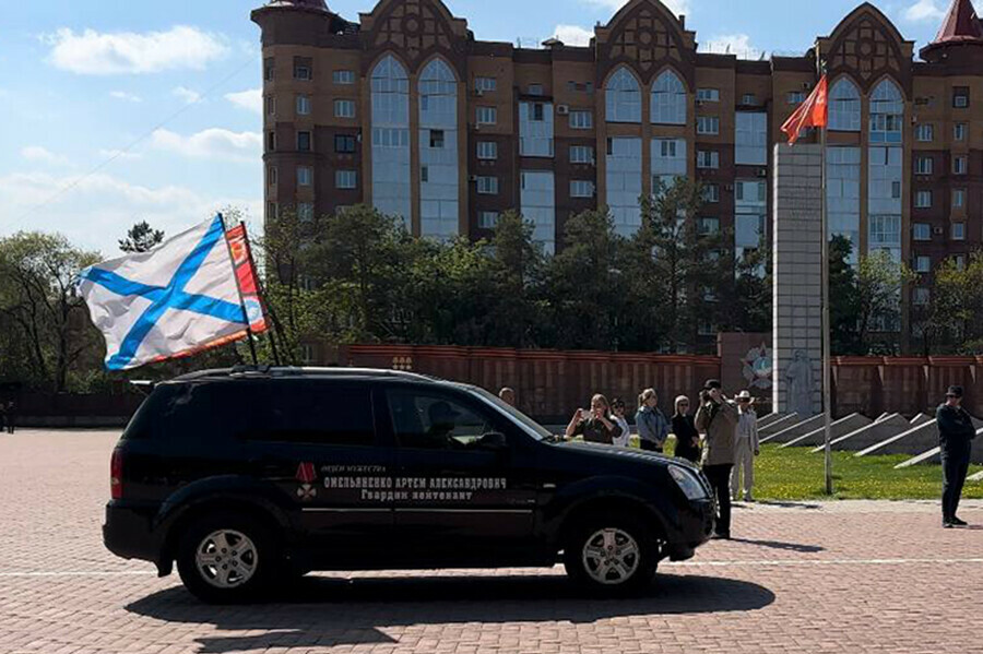 Автомобиль имени лейтенанта Артема Омельяненко отправится из Благовещенска в зону СВО с автопробегом ветеранов морской пехоты