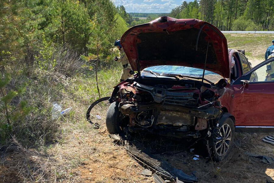 Амурчанину в шоковом состоянии и с серьезными травмами после ДТП помог сотрудник Дорожного патруля фото