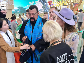 Известного американского актера Стивена Сигала ждут в гости в Приамурье фото